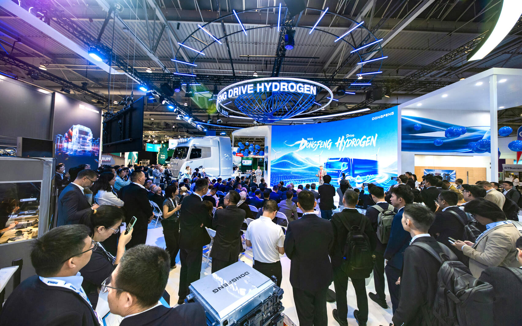 DONGFENG feiert Premiere auf der IAA Transportation und präsentiert Wasserstofflösungen