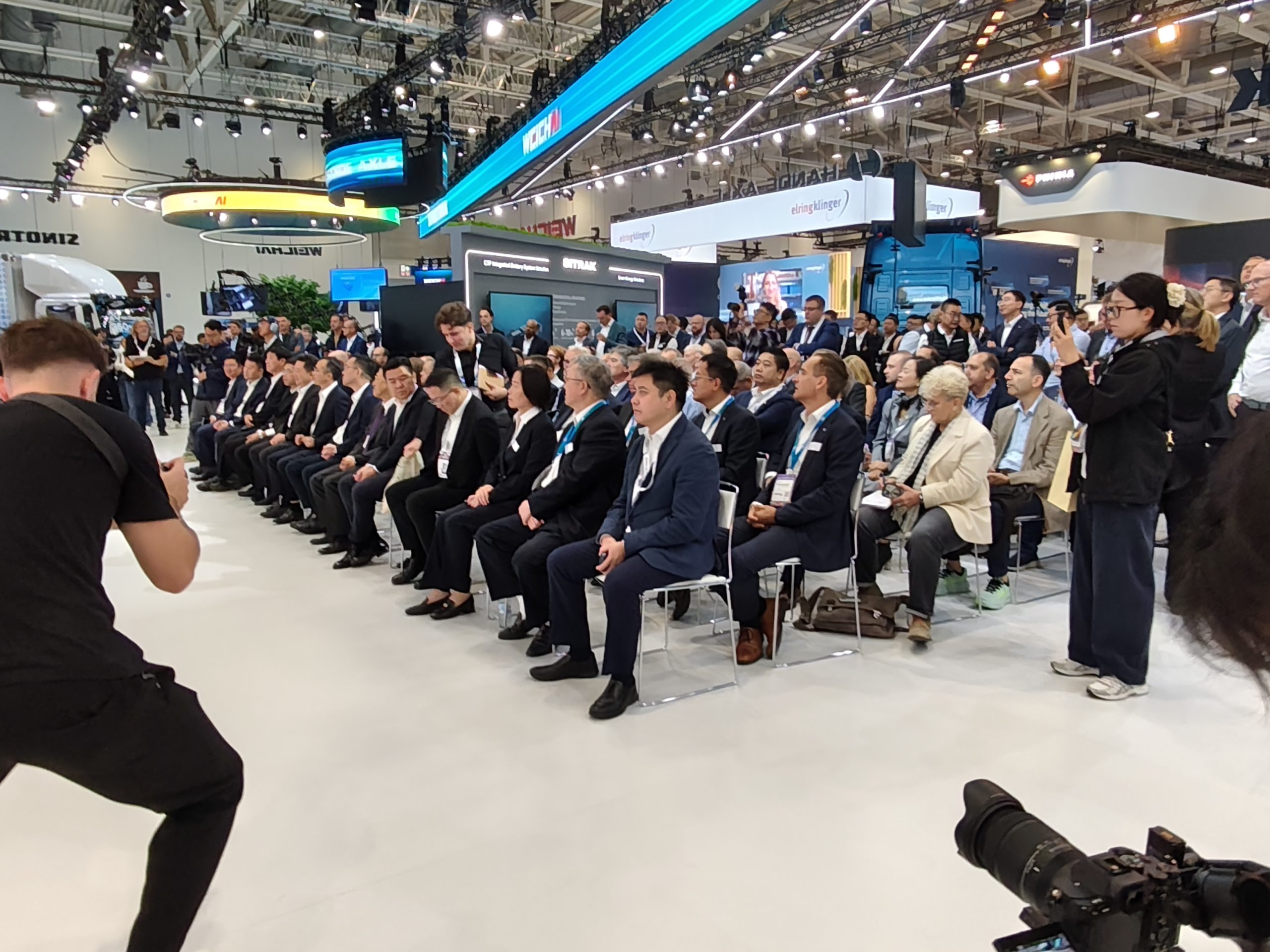 Hannover Automobilmesse | China National Heavy Duty Truck Group (CNHTC) erläutert den Energie- und Technologiekreislauf hinter dem Fahrzeug